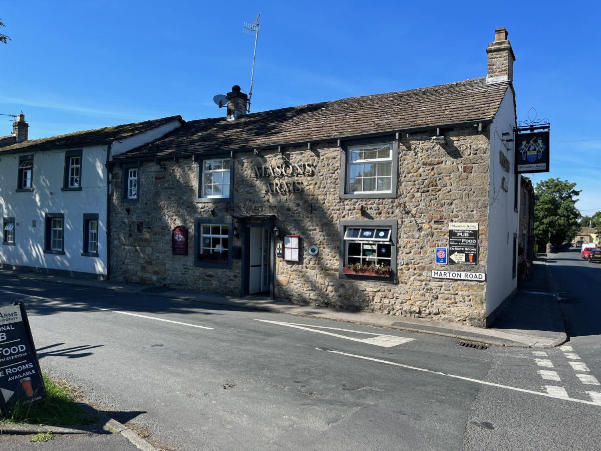 Masons Arms Hotel Skipton Bagian luar foto