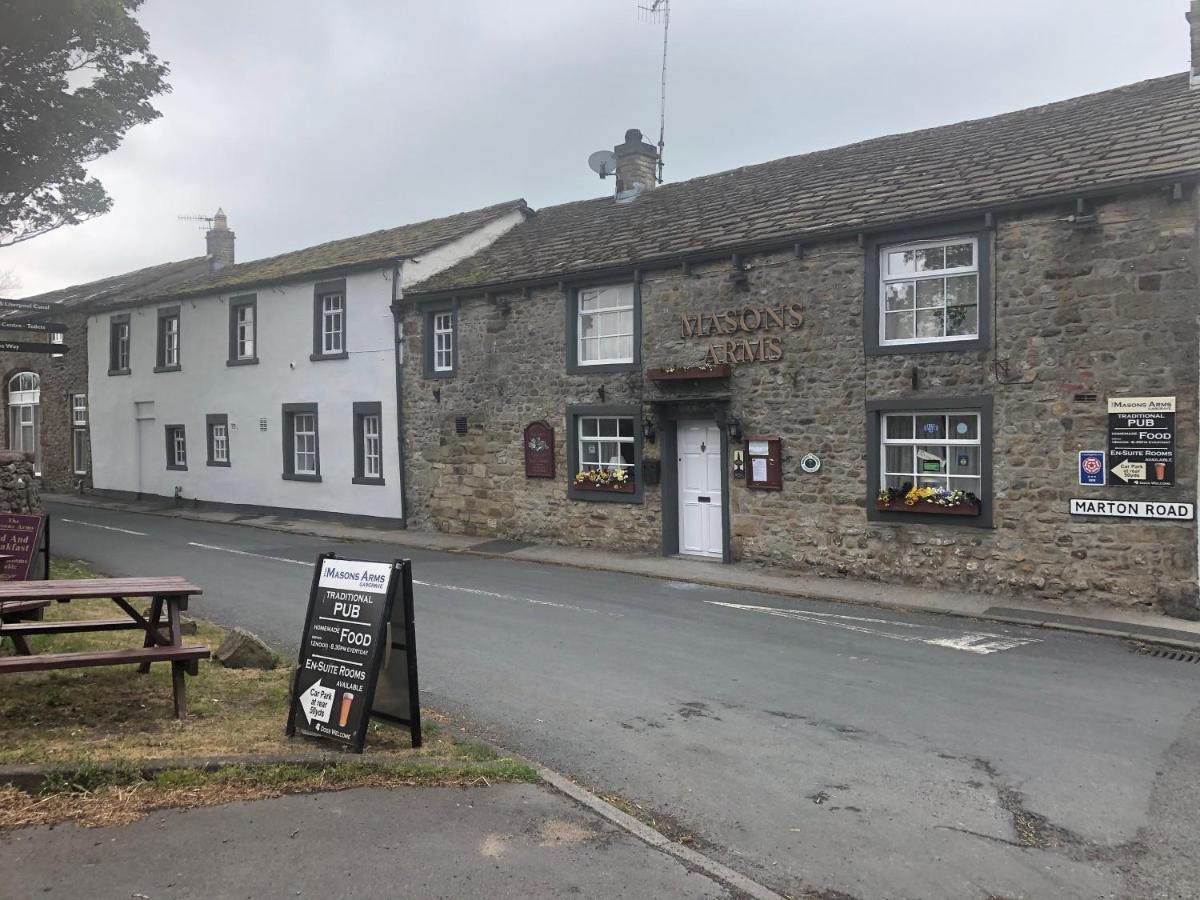 Masons Arms Hotel Skipton Bagian luar foto